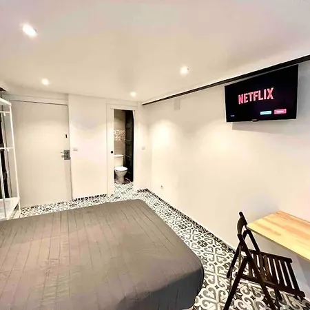 B4 Estudio Nuevo! Cocina Y Bano Privado! A 1 Calle Del Metro Barcelona