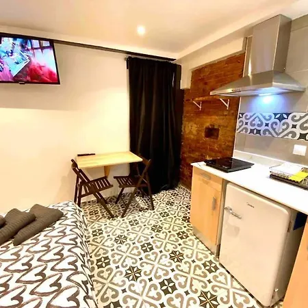 Apartment B4 Estudio Nuevo! Cocina Y Bano Privado! A 1 Calle Del Metro Barcelona