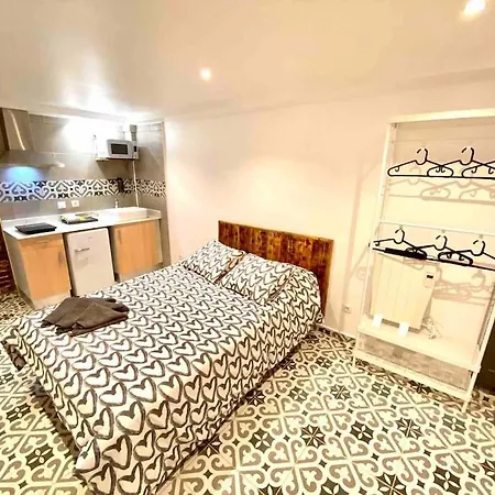 Apartment B4 Estudio Nuevo! Cocina Y Bano Privado! A 1 Calle Del Metro *